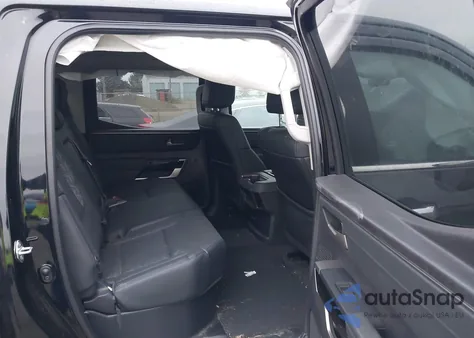 2023 Toyota Tundra Crewmax Limited z USA, uszkodzony, nr VIN 5TFJA5EC1PX016307